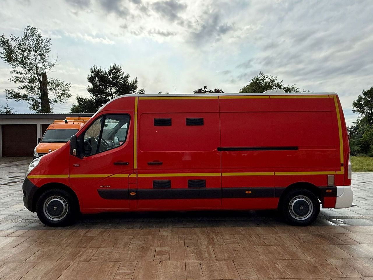 Renault Master 2016 Rok Ambulans Karetka Pogotowie - Sanitka: obrázok 5 Renault Master 2016 Rok Ambulans Karetka Pogotowie - Sanitka: obrázok 5