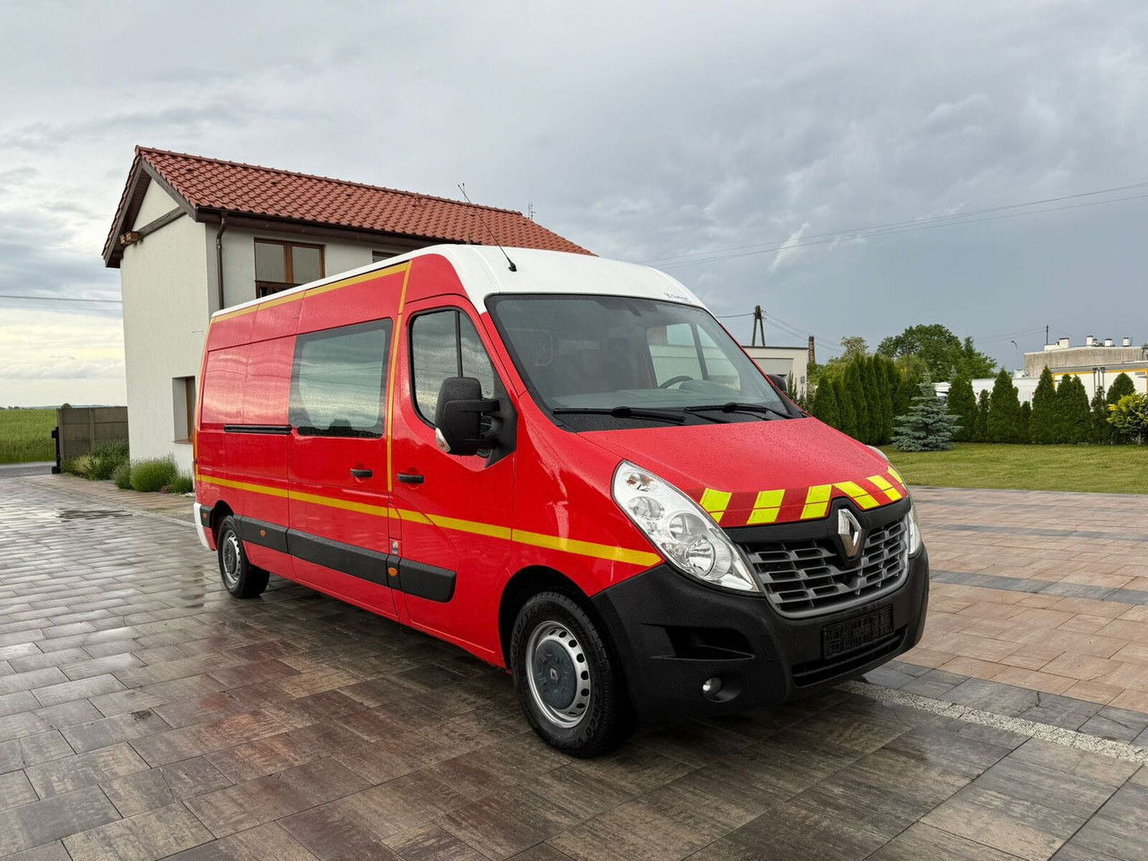 Renault Master 2016 Rok Ambulans Karetka Pogotowie - Sanitka: obrázok 1 Renault Master 2016 Rok Ambulans Karetka Pogotowie - Sanitka: obrázok 1