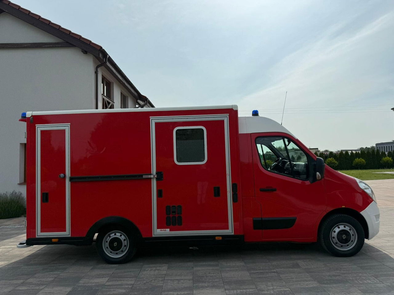 Renault Master Karetka Ambulans pogotowie kontenerowe - Sanitka: obrázok 4 Renault Master Karetka Ambulans pogotowie kontenerowe - Sanitka: obrázok 4