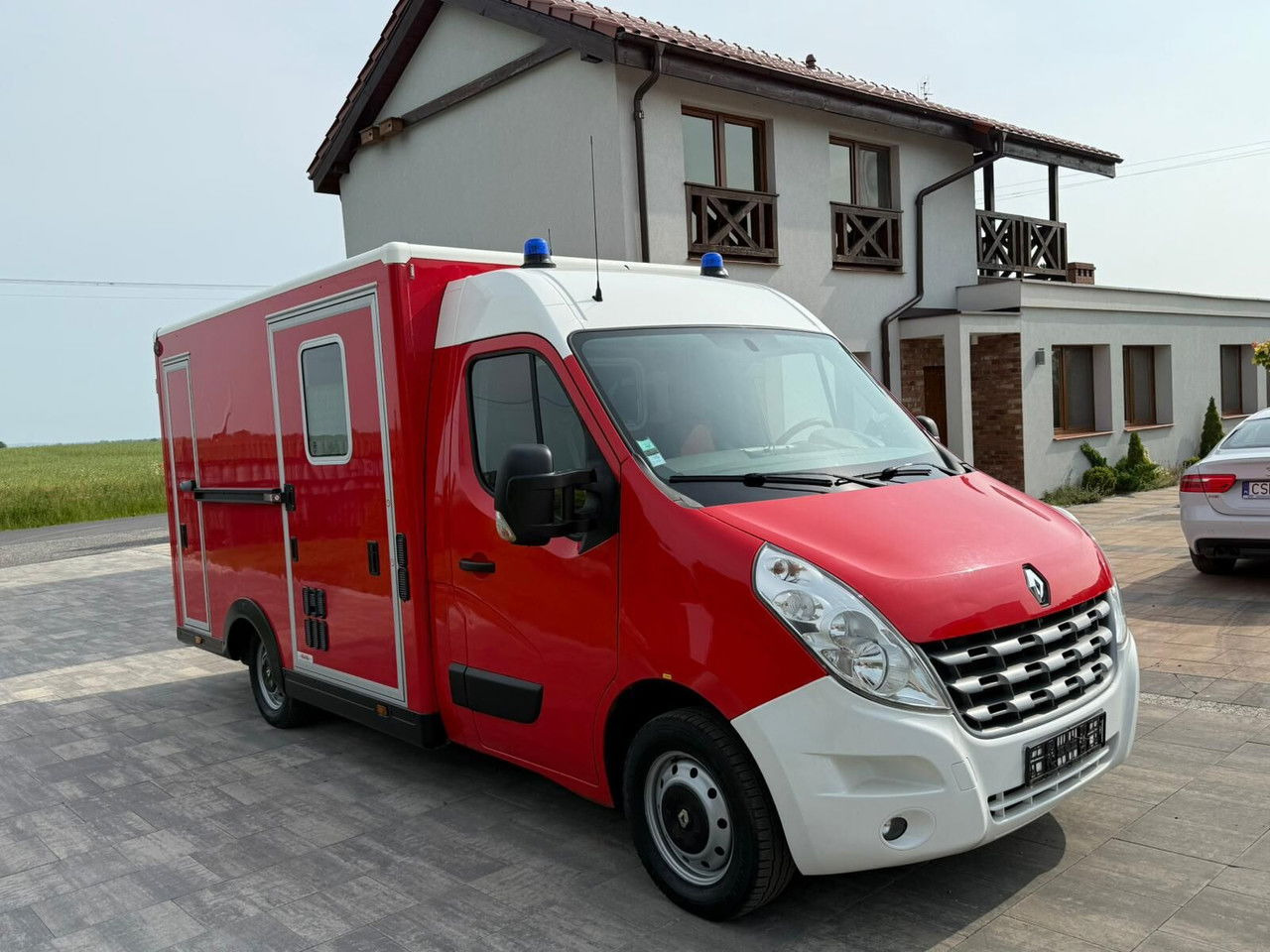 Renault Master Karetka Ambulans pogotowie kontenerowe - Sanitka: obrázok 1 Renault Master Karetka Ambulans pogotowie kontenerowe - Sanitka: obrázok 1