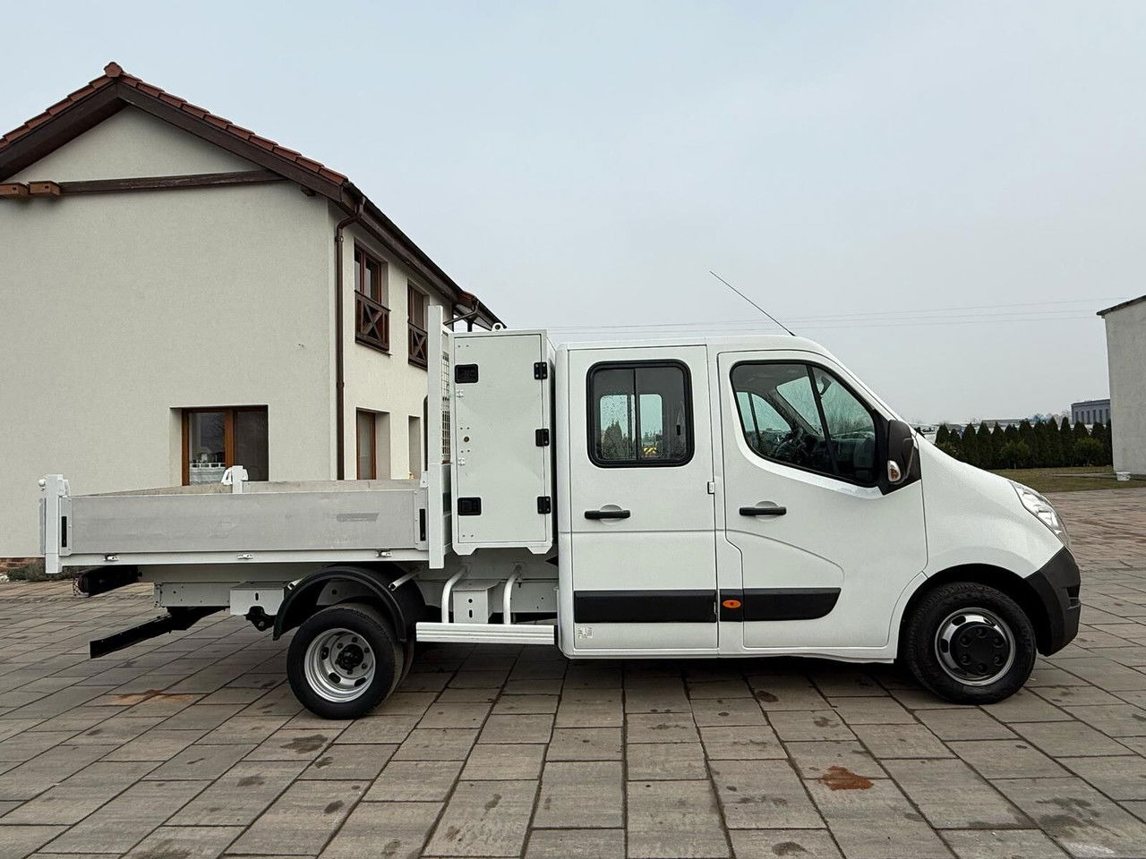 Renault Master - Dodávka valník: obrázok 4 Renault Master - Dodávka valník: obrázok 4