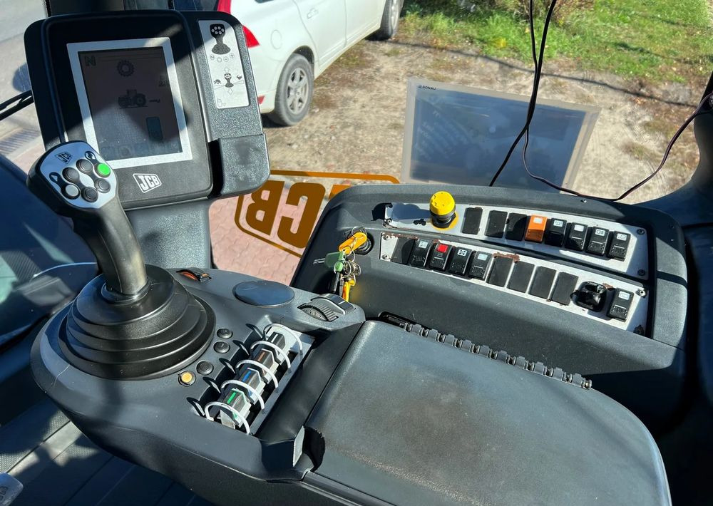Traktor JCB FASTRAC 7230: obrázok 13