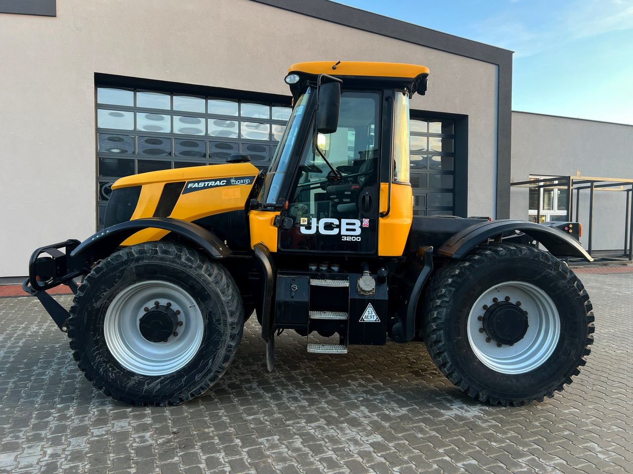 JCB Fastrac 3200 - Traktor: obrázok 2 JCB Fastrac 3200 - Traktor: obrázok 2