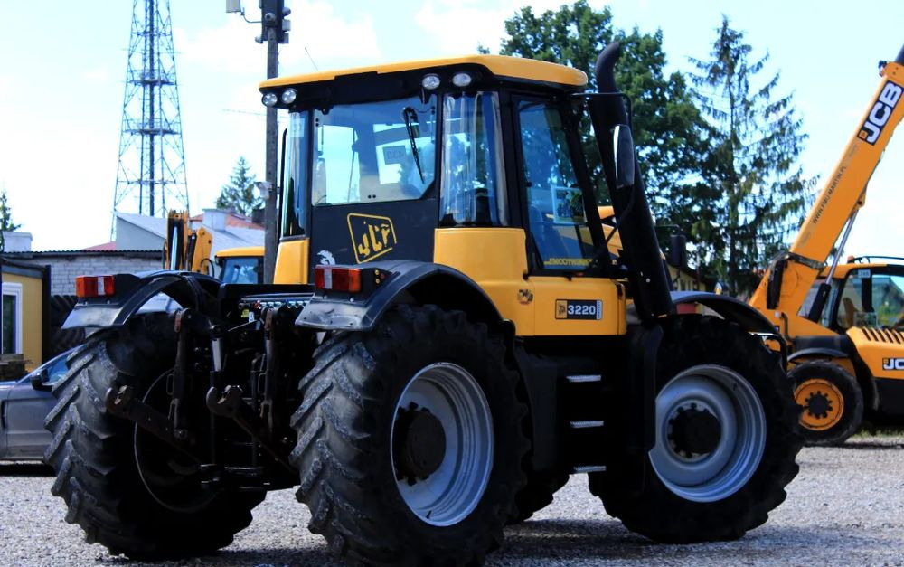 JCB Fastrac 3220 - Traktor: obrázok 3 JCB Fastrac 3220 - Traktor: obrázok 3