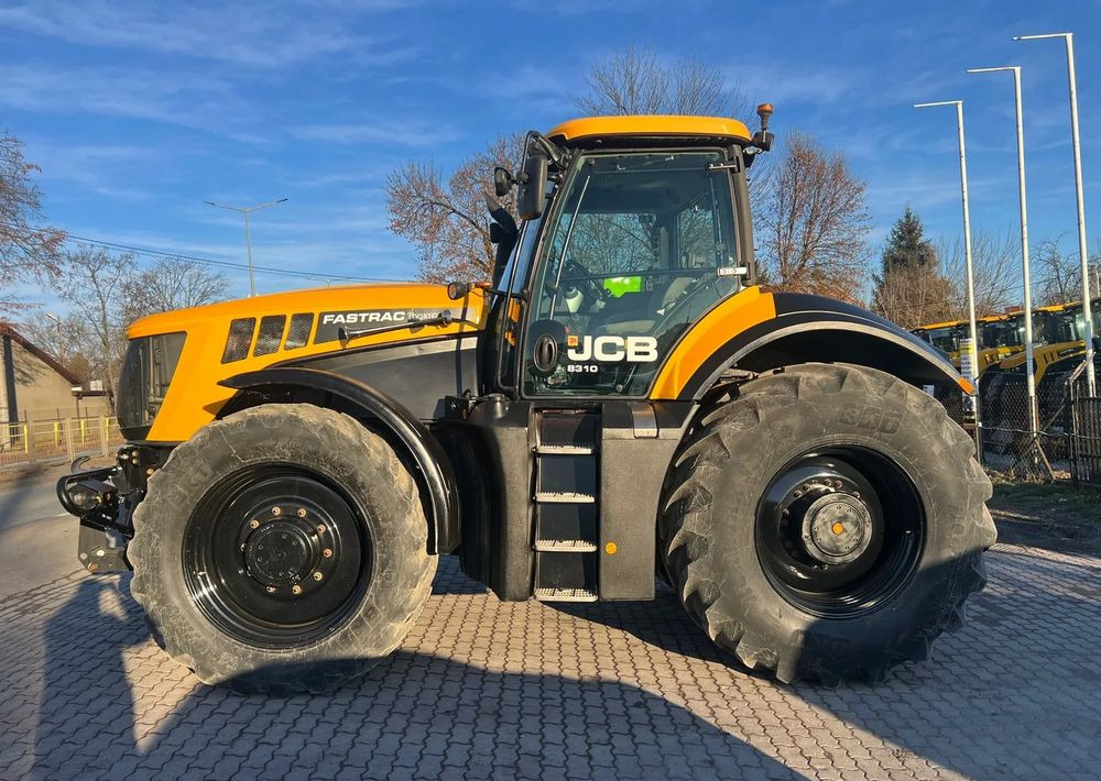 JCB Fastrac 8310 - Traktor: obrázok 2 JCB Fastrac 8310 - Traktor: obrázok 2