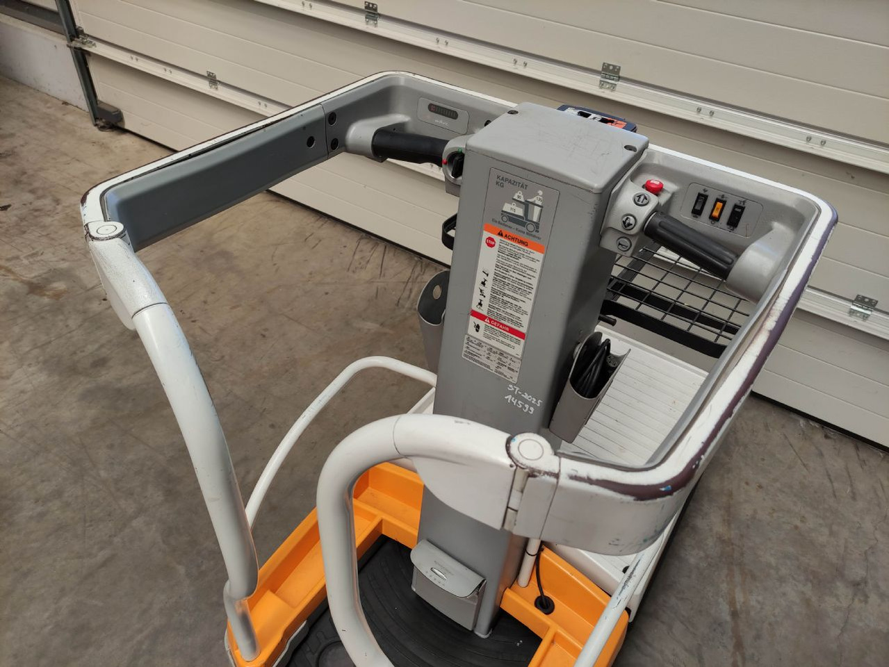 Crown WAV50-118 - Vychystávací vozík: obrázok 5 Crown WAV50-118 - Vychystávací vozík: obrázok 5