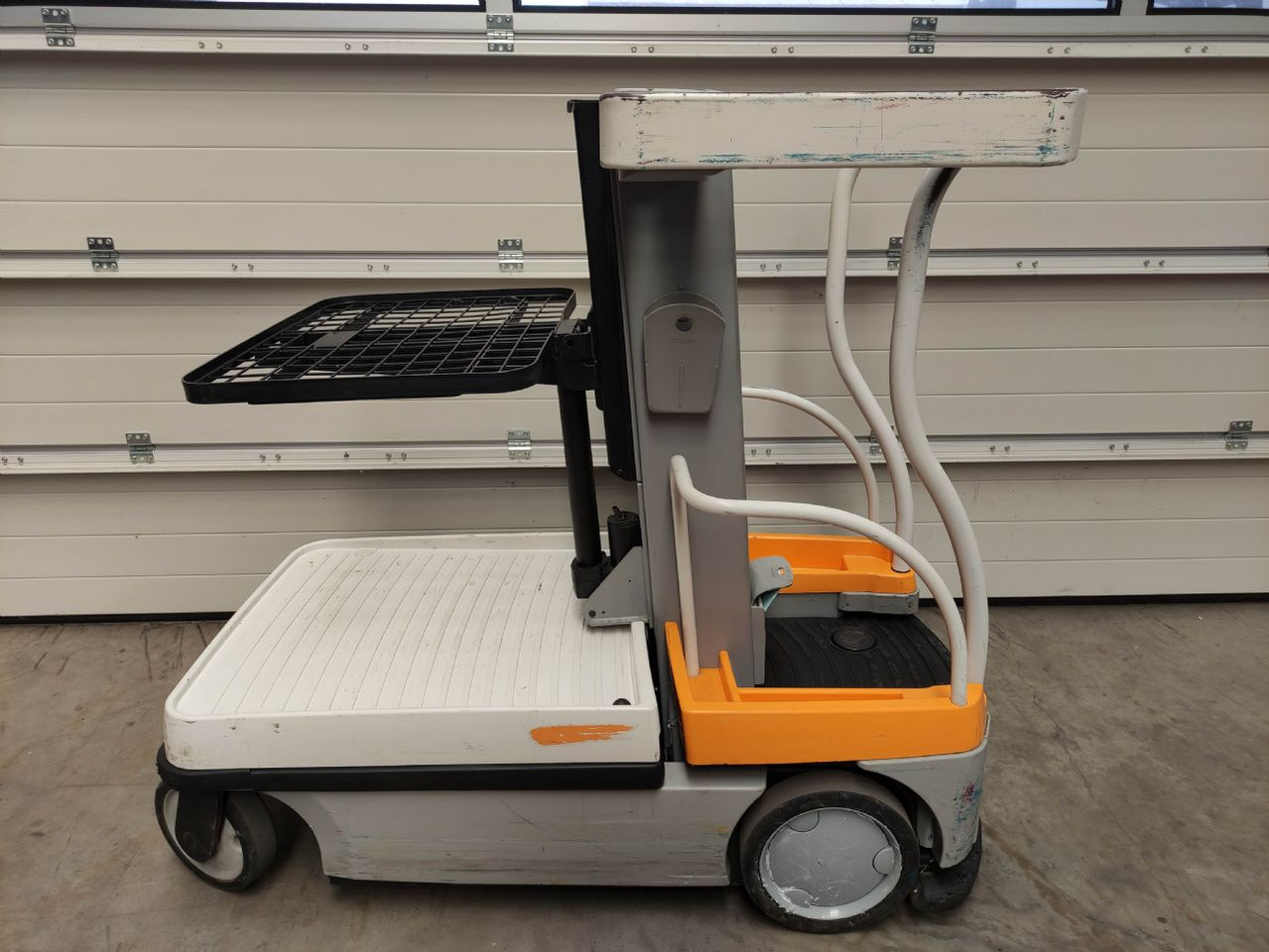 Crown WAV50-118 - Vychystávací vozík: obrázok 1 Crown WAV50-118 - Vychystávací vozík: obrázok 1