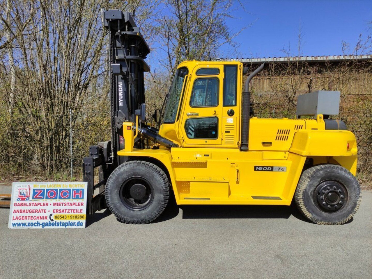 Hyundai 160D-7E - Prekladač kontajnerov: obrázok 1 Hyundai 160D-7E - Prekladač kontajnerov: obrázok 1