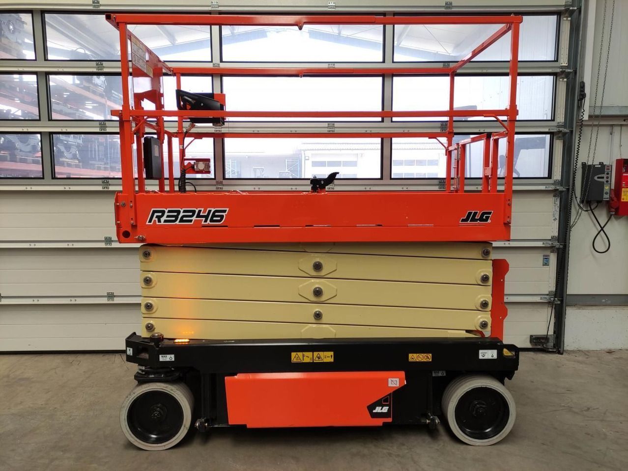 JLG R3246 - Samohybná plošiny: obrázok 1 JLG R3246 - Samohybná plošiny: obrázok 1