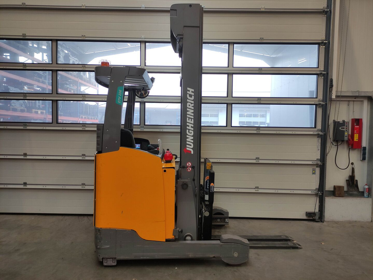 Jungheinrich ETV 216 - Skladový zakladač: obrázok 2 Jungheinrich ETV 216 - Skladový zakladač: obrázok 2