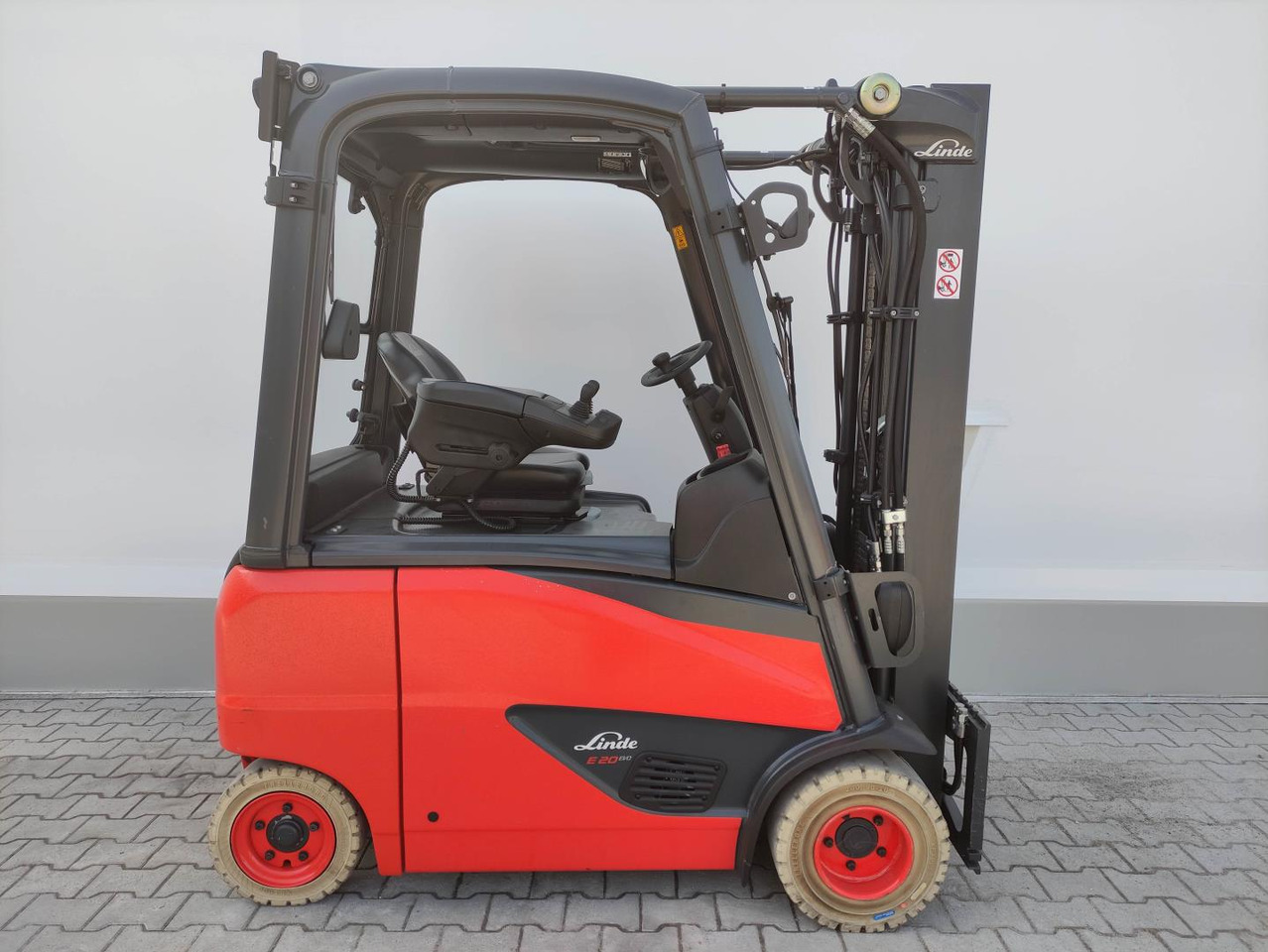 Linde E20PH-02-EVO-386 - Elektrický vysokozdvižný vozík: obrázok 2 Linde E20PH-02-EVO-386 - Elektrický vysokozdvižný vozík: obrázok 2
