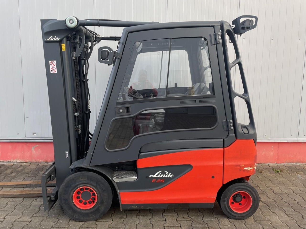 Linde E25-01-387 - Elektrický vysokozdvižný vozík: obrázok 1 Linde E25-01-387 - Elektrický vysokozdvižný vozík: obrázok 1