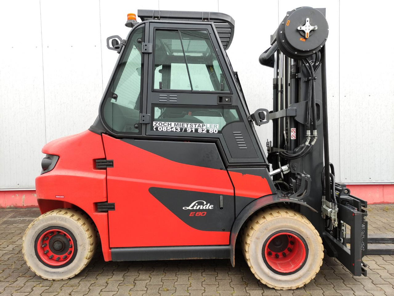 Linde E80-01-127 - Elektrický vysokozdvižný vozík: obrázok 2 Linde E80-01-127 - Elektrický vysokozdvižný vozík: obrázok 2