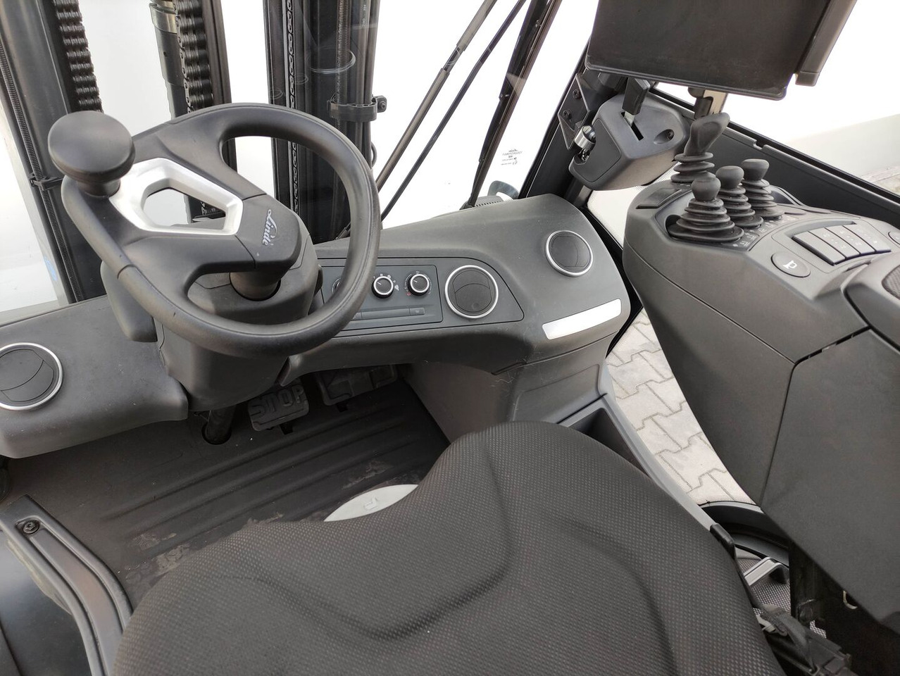 Linde H35D-01-120 (LACK NEU) - Dieselový vysokozdvižný vozík: obrázok 5 Linde H35D-01-120 (LACK NEU) - Dieselový vysokozdvižný vozík: obrázok 5