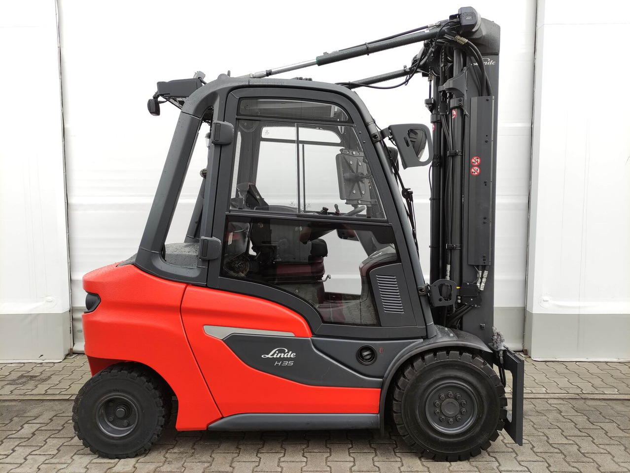 Linde H35D-01-120 (LACK NEU) - Dieselový vysokozdvižný vozík: obrázok 2 Linde H35D-01-120 (LACK NEU) - Dieselový vysokozdvižný vozík: obrázok 2