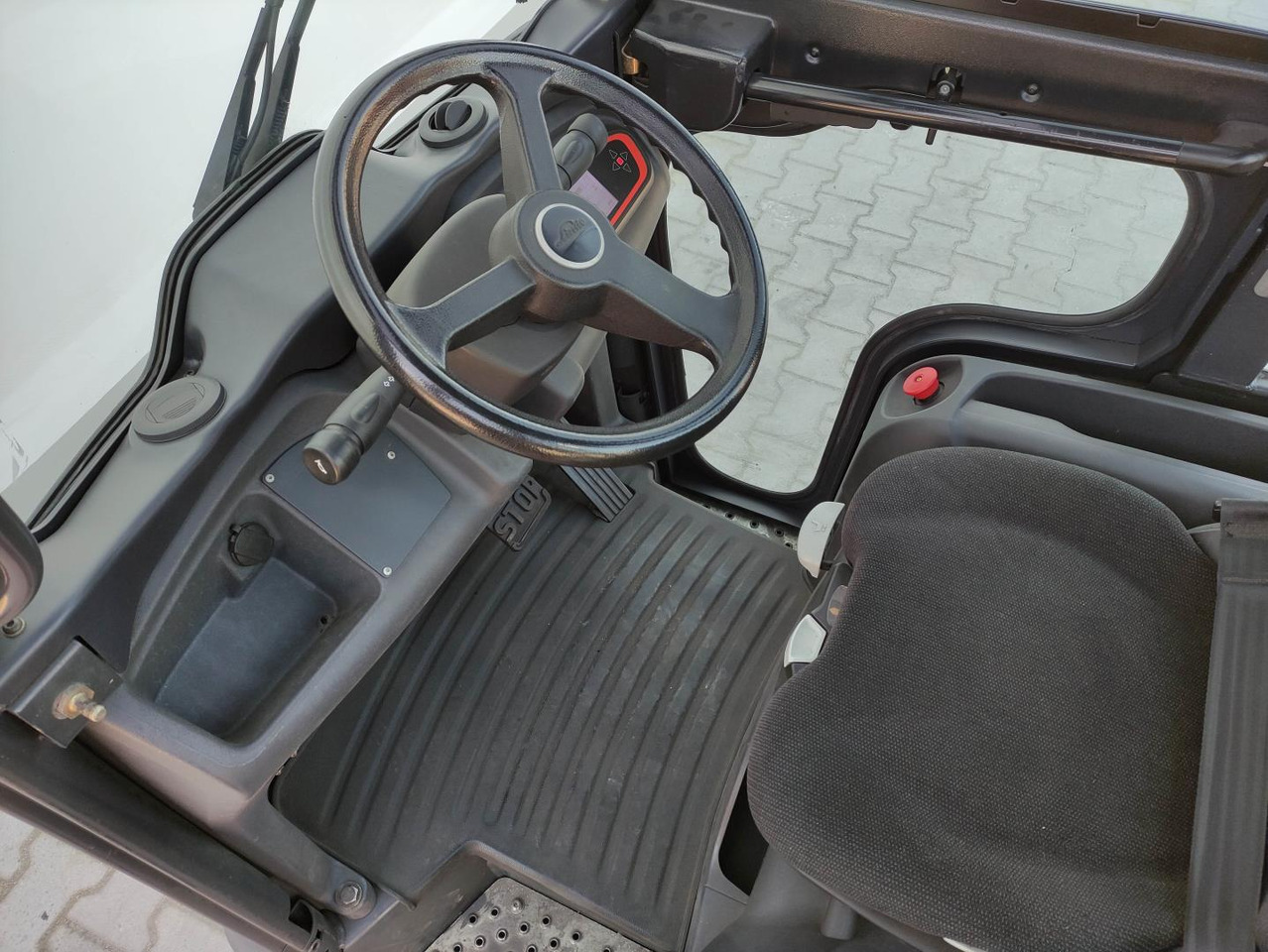 Linde P80 - Elektricky tahač: obrázok 5 Linde P80 - Elektricky tahač: obrázok 5