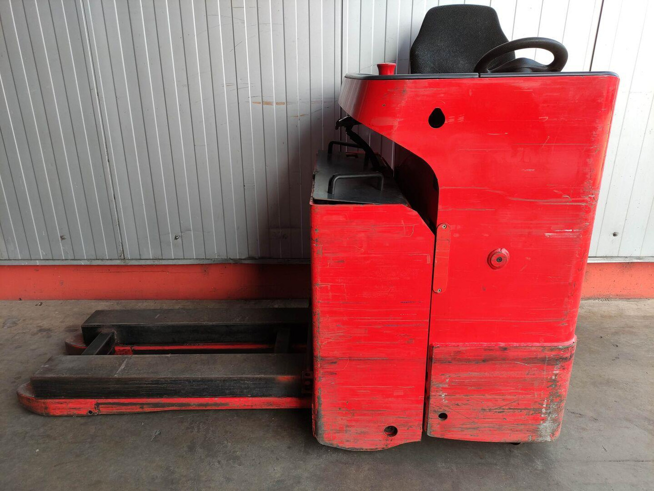 Linde T20R (mit Sitz) - Paletový vozík: obrázok 1 Linde T20R (mit Sitz) - Paletový vozík: obrázok 1