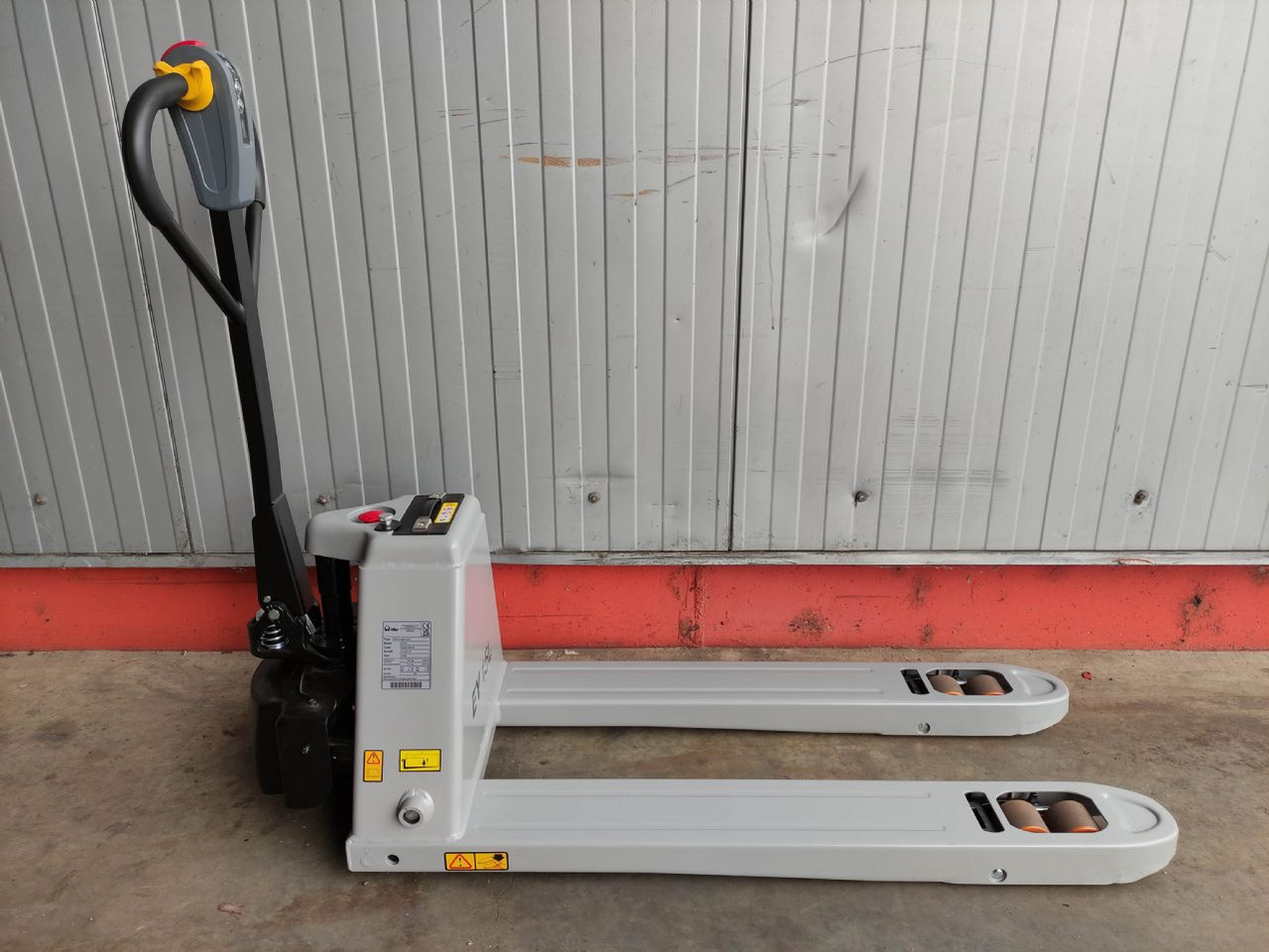 Pramac EY15L *NEU* - Paletový vozík: obrázok 2 Pramac EY15L *NEU* - Paletový vozík: obrázok 2