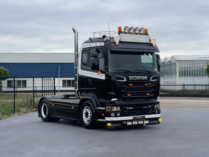 Scania R520 SHOW TRUCK, RETARDER, LEATHER SEATS, MANUEL! - Ťahač: obrázok 1 Scania R520 SHOW TRUCK, RETARDER, LEATHER SEATS, MANUEL! - Ťahač: obrázok 1