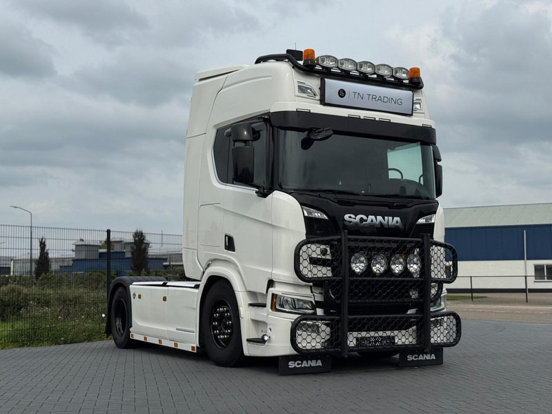 Ťahač Scania R580 V8 NGS SHOWTRUCK, VOLLUCHT, PTO/HYDRAULIEK, RETARDER, PARK COOL.: obrázok 1