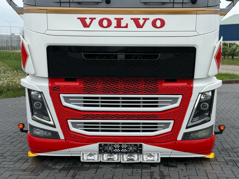 Volvo FH 13.500 SHOWTRUCK, VOLLUCHT, EURO 6, 6X2/4, PTO, SHOW INTERIEUR. - Ťahač: obrázok 4 Volvo FH 13.500 SHOWTRUCK, VOLLUCHT, EURO 6, 6X2/4, PTO, SHOW INTERIEUR. - Ťahač: obrázok 4