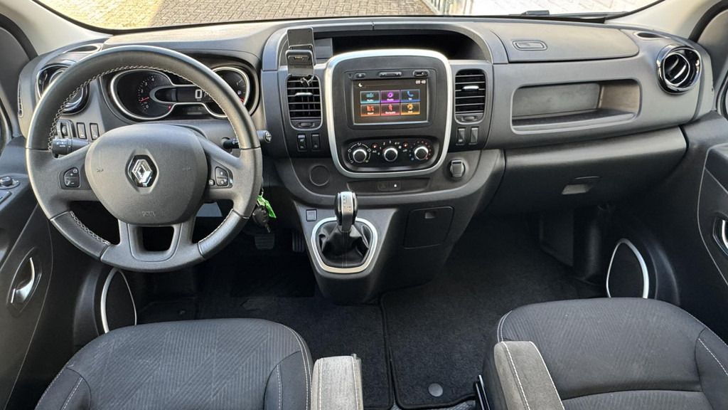 Renault Trafic-2.0 dCi 145 T29 L2H1 DC Luxe Climate control Cruise control Navigatie Apple carplay - Iné stroje: obrázok 2 Renault Trafic-2.0 dCi 145 T29 L2H1 DC Luxe Climate control Cruise control Navigatie Apple carplay - Iné stroje: obrázok 2