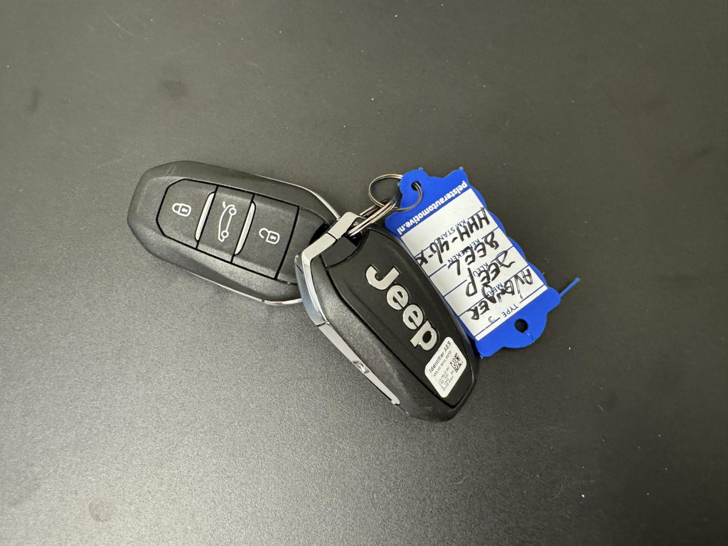 Jeep Avenger-1.2 Altitude Adaptive cruise control Climate control Parkeersensor achter DAB radio - SUV: obrázok 4 Jeep Avenger-1.2 Altitude Adaptive cruise control Climate control Parkeersensor achter DAB radio - SUV: obrázok 4