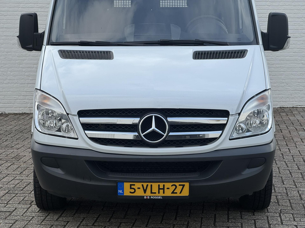 Mercedes-Benz Sprinter-213 2.2 CDI 366 DC 2x Schuifdeur Airco Imperiaal Treeplank Trekhaak 3 Zitplaatsen - Furgon: obrázok 3 Mercedes-Benz Sprinter-213 2.2 CDI 366 DC 2x Schuifdeur Airco Imperiaal Treeplank Trekhaak 3 Zitplaatsen - Furgon: obrázok 3