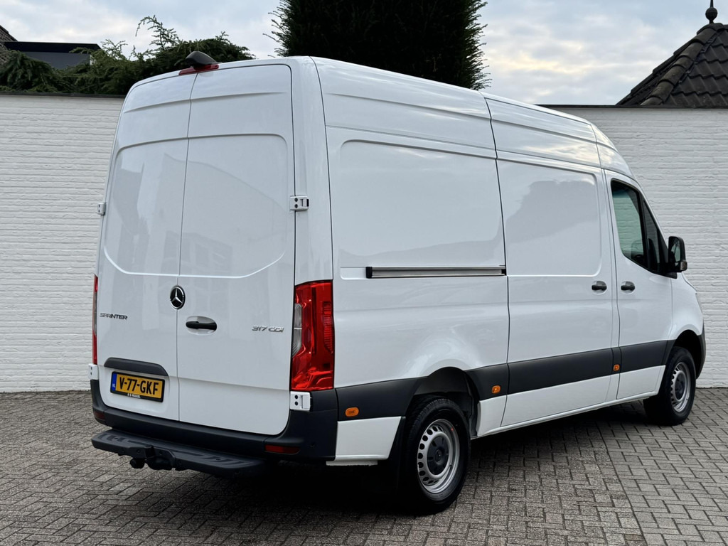 Mercedes-Benz Sprinter-317 1.9 CDI L2 9G laadruimte bekleed Leder Camera Clima M-bux media systeem DAB - Furgon: obrázok 2 Mercedes-Benz Sprinter-317 1.9 CDI L2 9G laadruimte bekleed Leder Camera Clima M-bux media systeem DAB - Furgon: obrázok 2