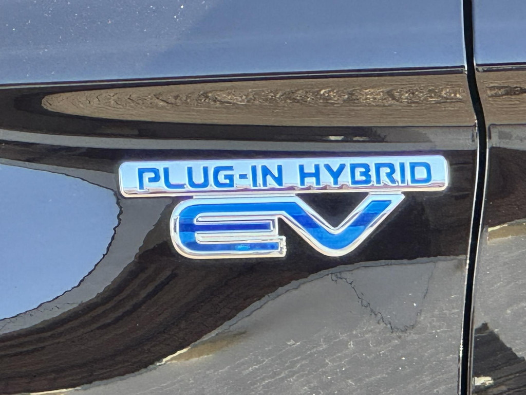 Mitsubishi Outlander-2.0 PHEV instyle+ Adaptive cruis control Climate control Leder Stoel-/ stuurverwarming - SUV: obrázok 4 Mitsubishi Outlander-2.0 PHEV instyle+ Adaptive cruis control Climate control Leder Stoel-/ stuurverwarming - SUV: obrázok 4