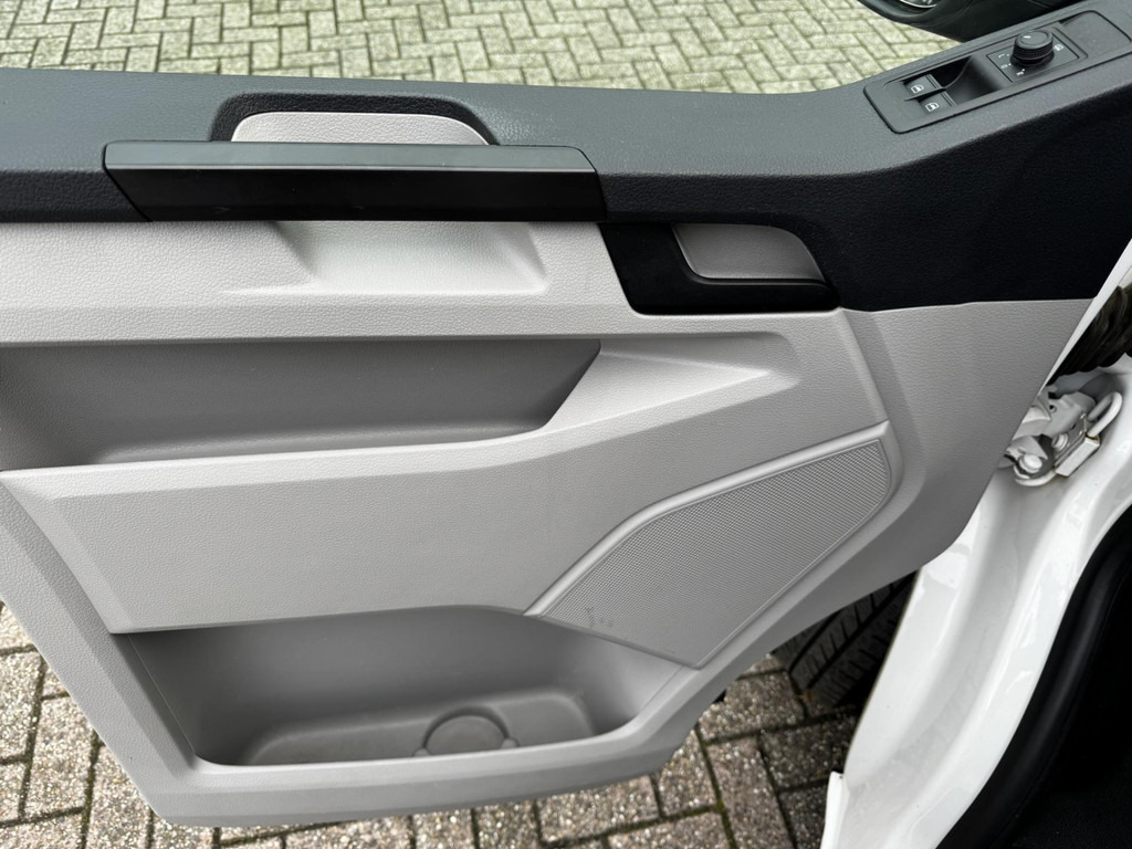 Volkswagen Transporter Kombi-T6 2.0 TDI 9 persoons Cruise control Airco Verwarmbare buitenspiegels - Mikrobus: obrázok 5 Volkswagen Transporter Kombi-T6 2.0 TDI 9 persoons Cruise control Airco Verwarmbare buitenspiegels - Mikrobus: obrázok 5