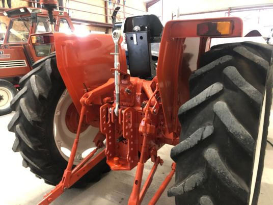Renault 551 Tracteur sans cabine à 13 500 € exo de tva - Traktor: obrázok 5 Renault 551 Tracteur sans cabine à 13 500 € exo de tva - Traktor: obrázok 5