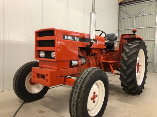 Renault 551 Tracteur sans cabine à 13 500 € exo de tva - Traktor: obrázok 1 Renault 551 Tracteur sans cabine à 13 500 € exo de tva - Traktor: obrázok 1