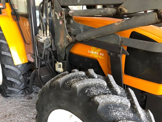 Renault CERES 95 X TRACTEUR + CHARGEUR MX80 - Traktor: obrázok 5 Renault CERES 95 X TRACTEUR + CHARGEUR MX80 - Traktor: obrázok 5