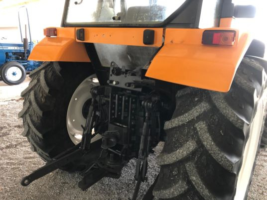 Renault CERES 95 X TRACTEUR + CHARGEUR MX80 - Traktor: obrázok 3 Renault CERES 95 X TRACTEUR + CHARGEUR MX80 - Traktor: obrázok 3