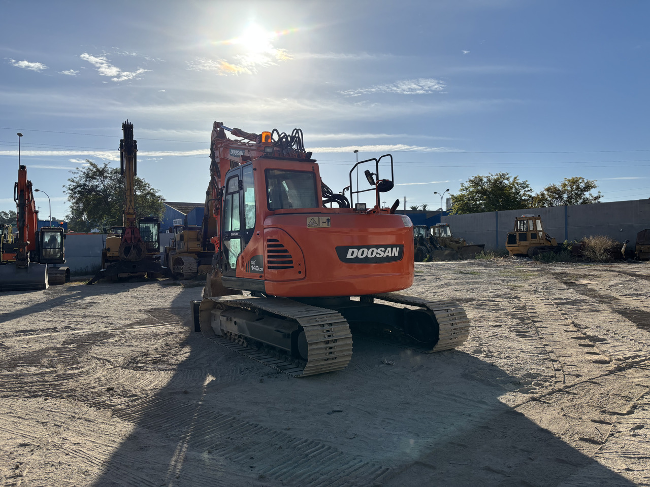 DOOSAN DX140-3 - Pásové rýpadlo: obrázok 3 DOOSAN DX140-3 - Pásové rýpadlo: obrázok 3