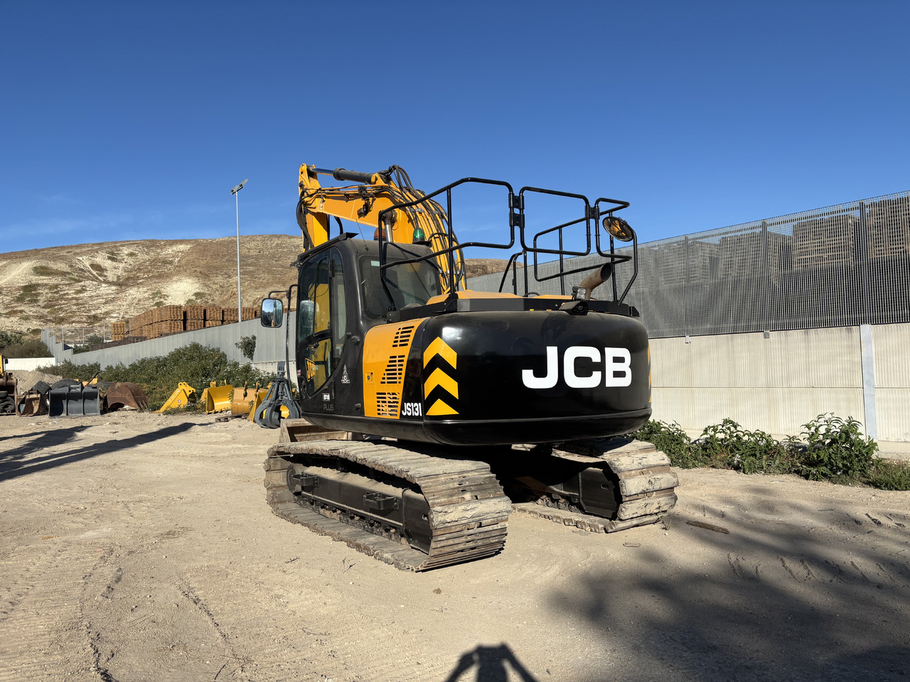 JCB JS131LC - Pásové rýpadlo: obrázok 3 JCB JS131LC - Pásové rýpadlo: obrázok 3