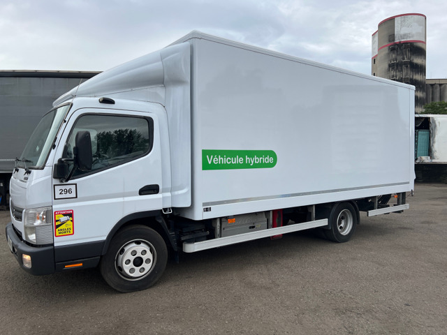 FUSO CANTER - Skříňový nákladní auto: obrázok 5 FUSO CANTER - Skříňový nákladní auto: obrázok 5