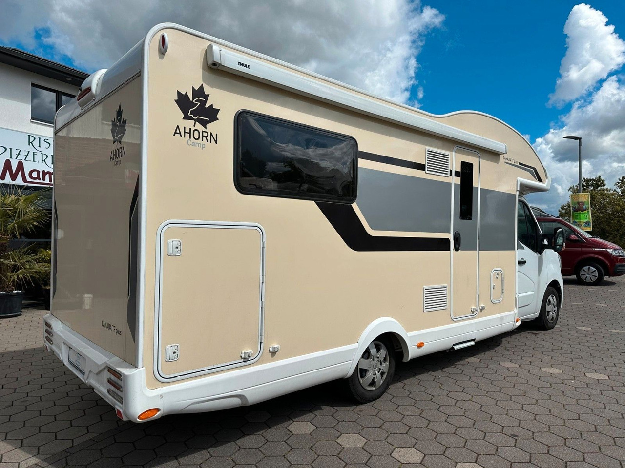 Ahorn Canada TF Plus /1. Hand / Einzelbetten / Hubbett - Polointegrované obytné auto: obrázok 4 Ahorn Canada TF Plus /1. Hand / Einzelbetten / Hubbett - Polointegrované obytné auto: obrázok 4