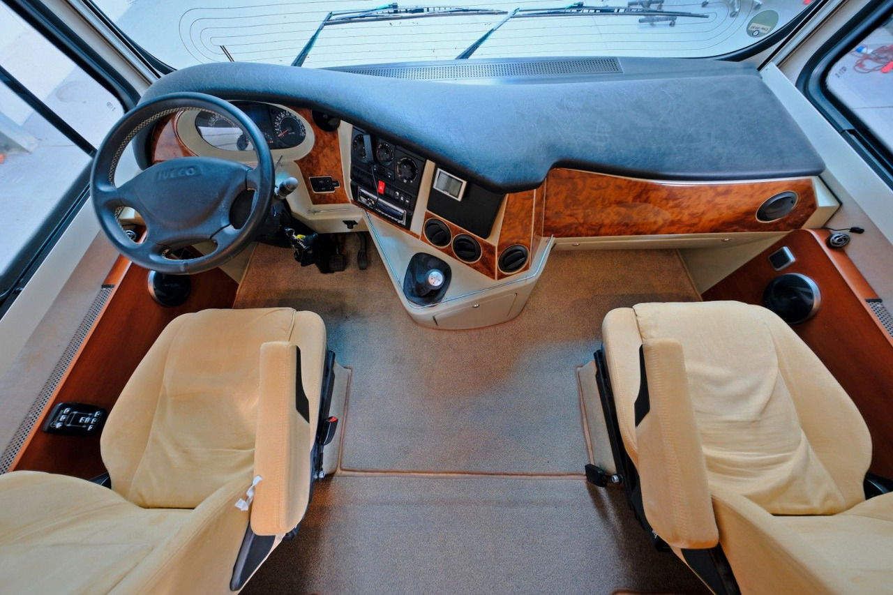 Concorde Carver I 692 H/Automatik/Festbett+Hubbett/Solar - Integrované obytné auto: obrázok 5 Concorde Carver I 692 H/Automatik/Festbett+Hubbett/Solar - Integrované obytné auto: obrázok 5