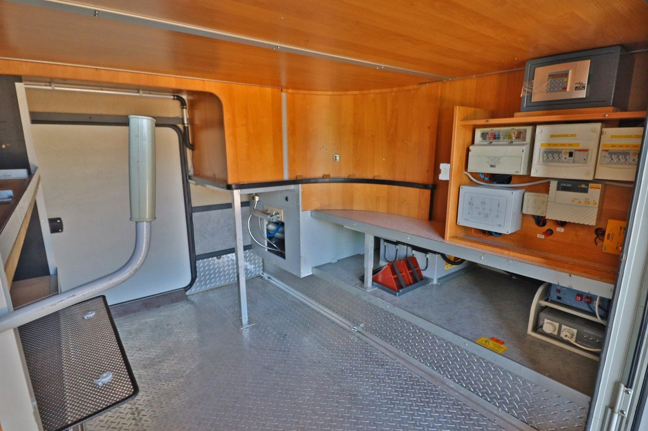 Concorde Charisma I920 FB - Festbett+Hubbett-TOP-ZUSTAND - Integrované obytné auto: obrázok 5 Concorde Charisma I920 FB - Festbett+Hubbett-TOP-ZUSTAND - Integrované obytné auto: obrázok 5