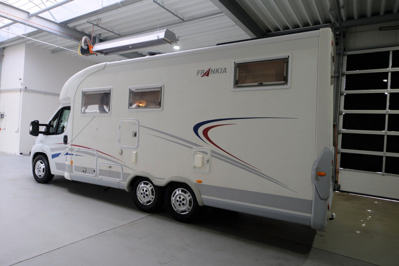 Frankia T 740 BD/Festbett/Garage/Klima/Solar/158 PS - Polointegrované obytné auto: obrázok 3 Frankia T 740 BD/Festbett/Garage/Klima/Solar/158 PS - Polointegrované obytné auto: obrázok 3