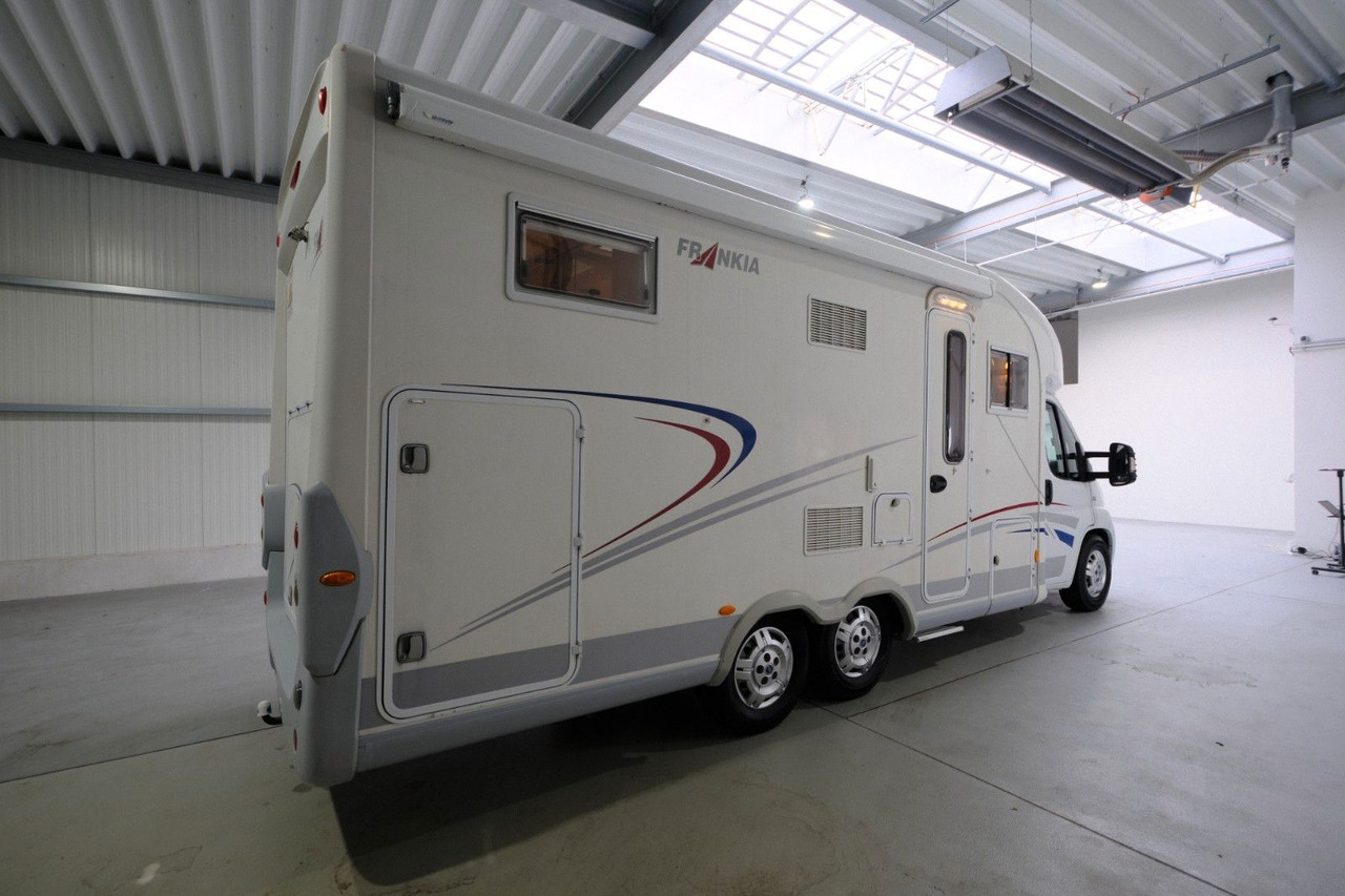 Frankia T 740 BD/Festbett/Garage/Klima/Solar/158 PS - Polointegrované obytné auto: obrázok 2 Frankia T 740 BD/Festbett/Garage/Klima/Solar/158 PS - Polointegrované obytné auto: obrázok 2