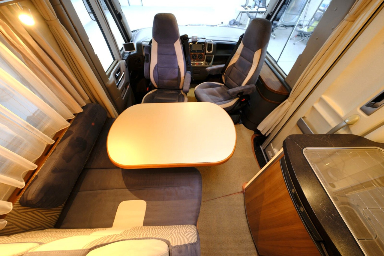 Integrované obytné auto HYMER / ERIBA / HYMERCAR B 504 CL / Hubbett / Festbett / Garage: obrázok 11