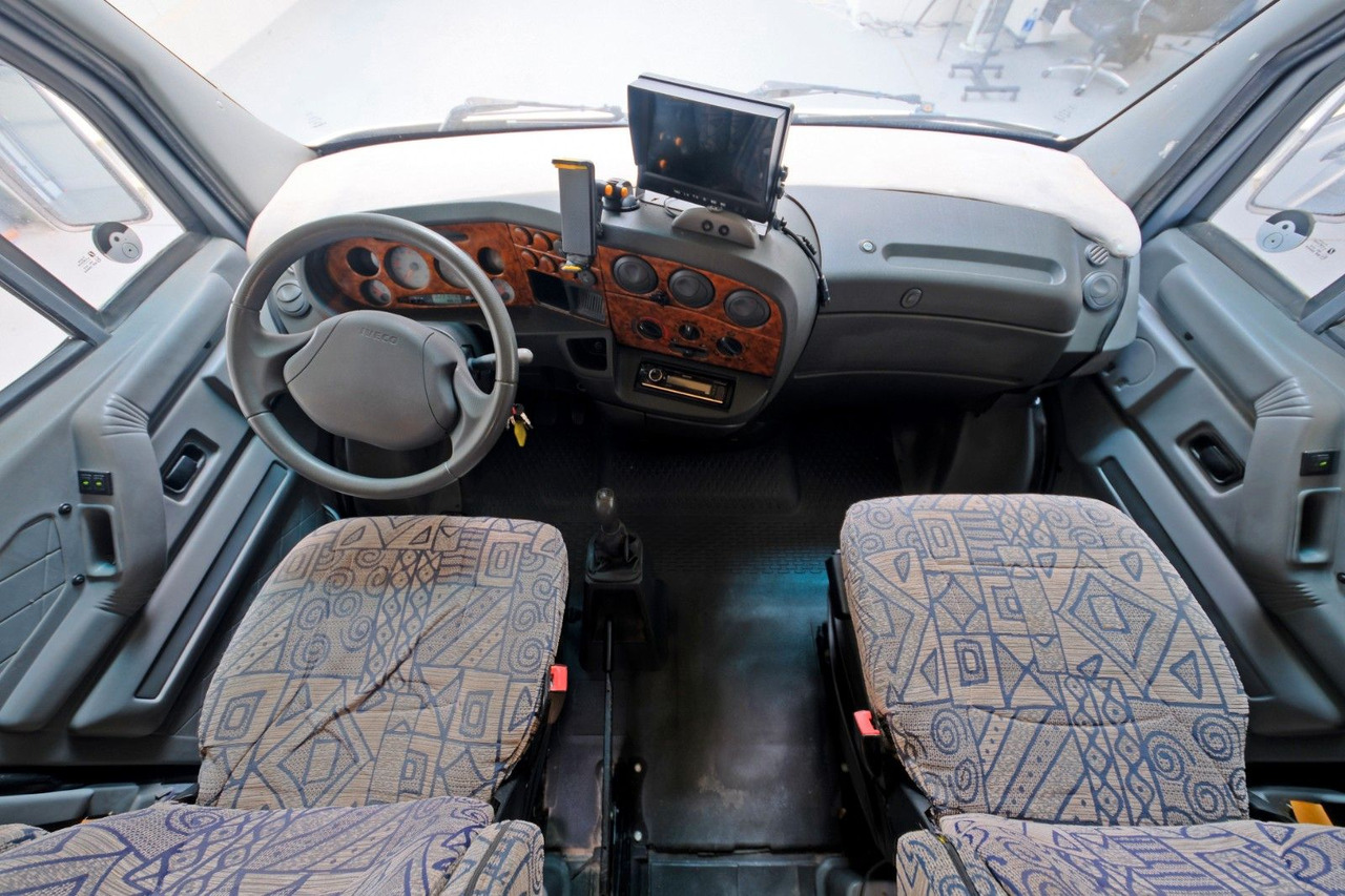 Laika Ecovip 400 I/Hubbett/Standklima/Markise/Solar - Integrované obytné auto: obrázok 5 Laika Ecovip 400 I/Hubbett/Standklima/Markise/Solar - Integrované obytné auto: obrázok 5