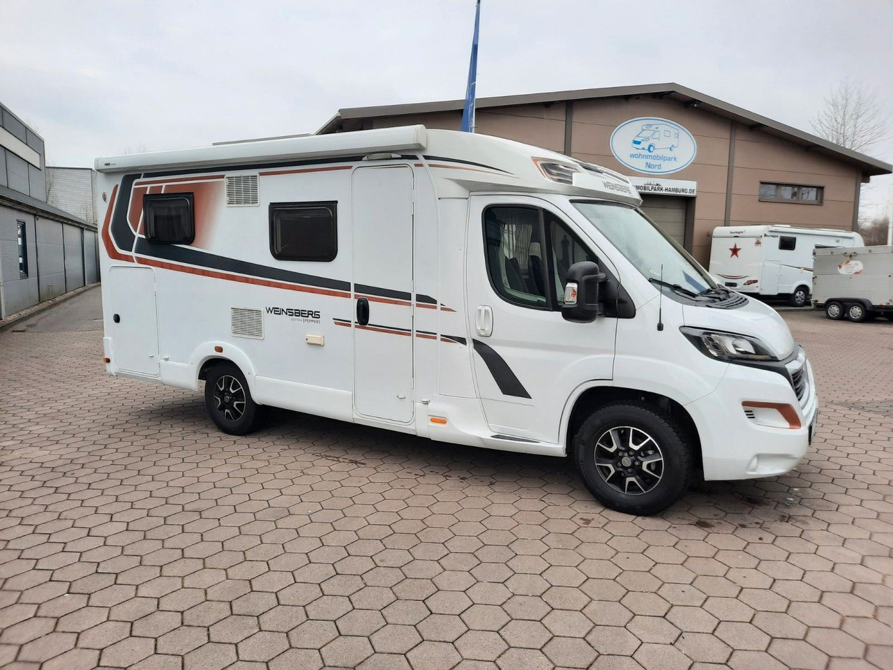 Weinsberg CaraCompact 600 MEG Pepper Edition/Einzelbetten - Polointegrované obytné auto: obrázok 2 Weinsberg CaraCompact 600 MEG Pepper Edition/Einzelbetten - Polointegrované obytné auto: obrázok 2