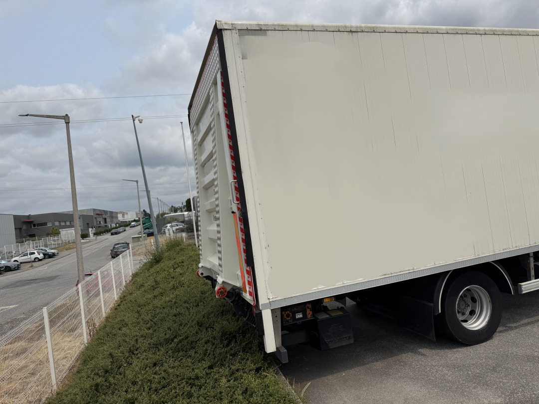 DAF LF 160 45IV - Skříňový nákladní auto: obrázok 3 DAF LF 160 45IV - Skříňový nákladní auto: obrázok 3