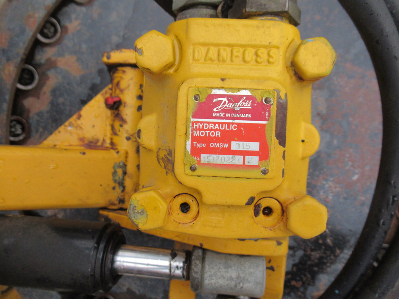 Zametacie vozidlo HWH RH-25315 Onkruidborstel Zwaar + HYDRO unit: obrázok 9 Zametacie vozidlo HWH RH-25315 Onkruidborstel Zwaar + HYDRO unit: obrázok 9