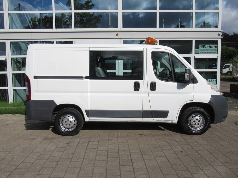 Peugeot Boxer 330 2.2 HDI L1H1 P+ Dubbelcabine DOKA airco - Malá dodávka, Dodávkа s dvojitou kabínou: obrázok 2 Peugeot Boxer 330 2.2 HDI L1H1 P+ Dubbelcabine DOKA airco - Malá dodávka, Dodávkа s dvojitou kabínou: obrázok 2