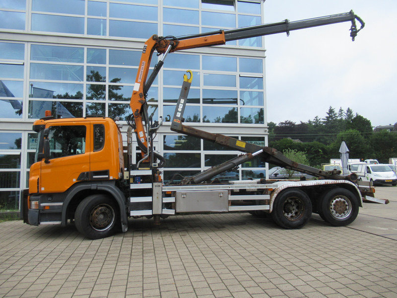 Scania P 320 B 6x2*4 + HMF 835 + HYVA Haakarm - Hákový nosič kontajnerov, Auto s hydraulickou rukou: obrázok 3 Scania P 320 B 6x2*4 + HMF 835 + HYVA Haakarm - Hákový nosič kontajnerov, Auto s hydraulickou rukou: obrázok 3